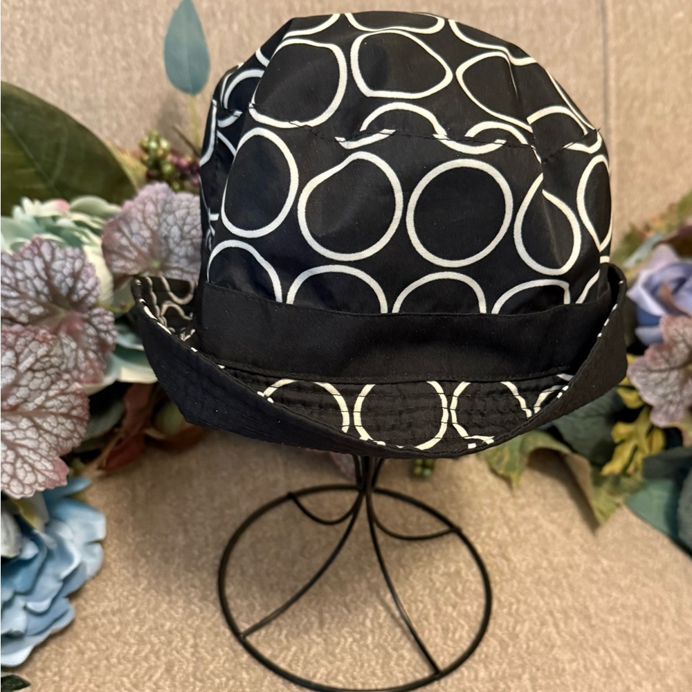 Black and White Rain Hat by Totes